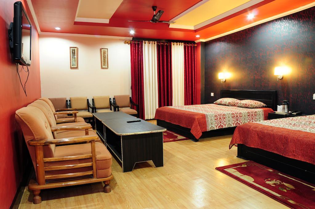 المورا Hotel Sunita الغرفة الصورة