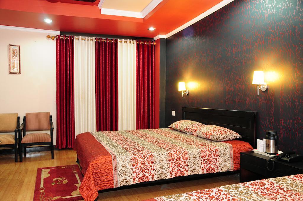 المورا Hotel Sunita الغرفة الصورة
